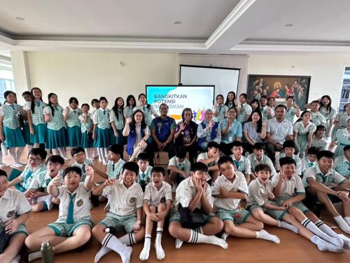 Group photo at the end of the event